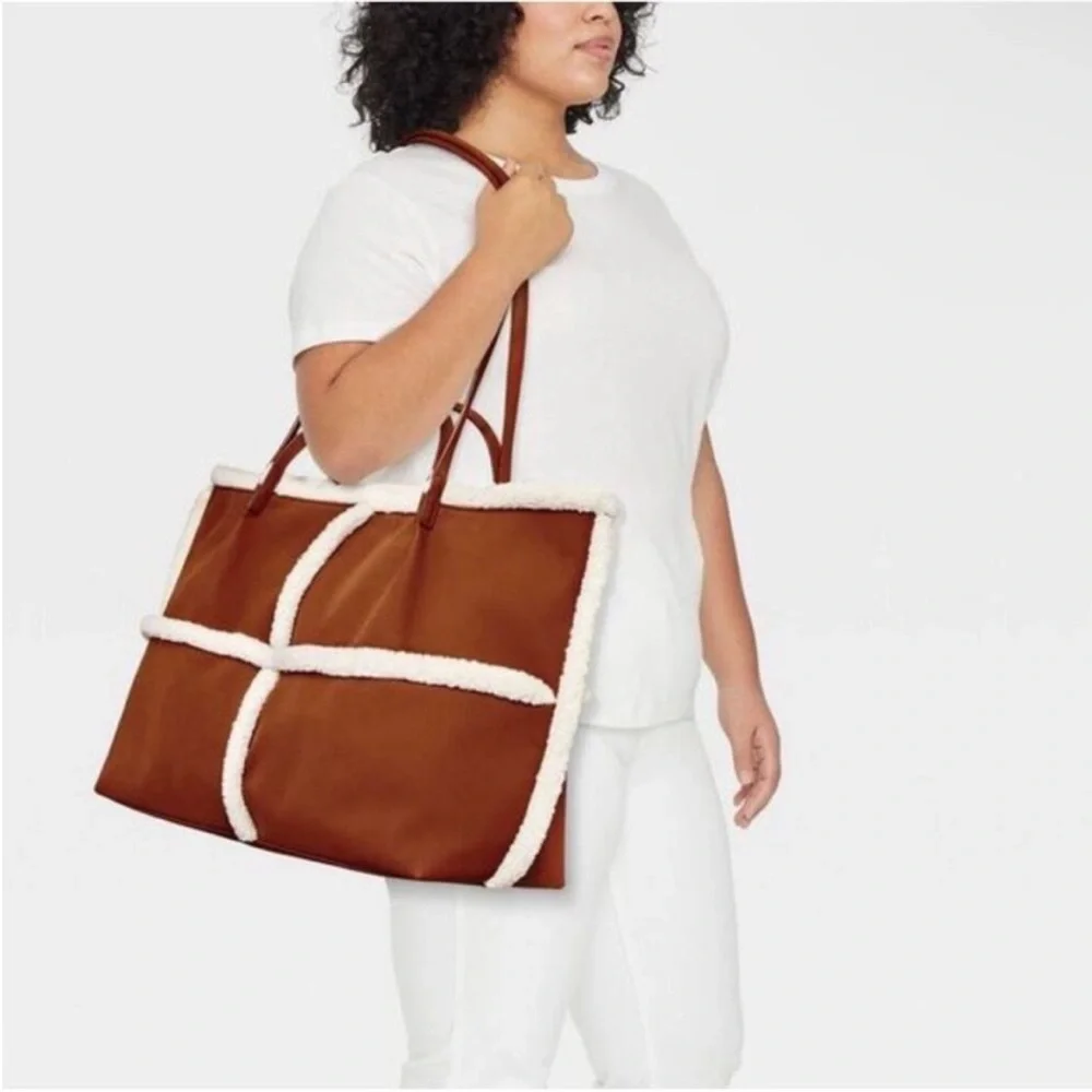Universal Thread Brown Shearling-Trim Tote Bag Sherpa